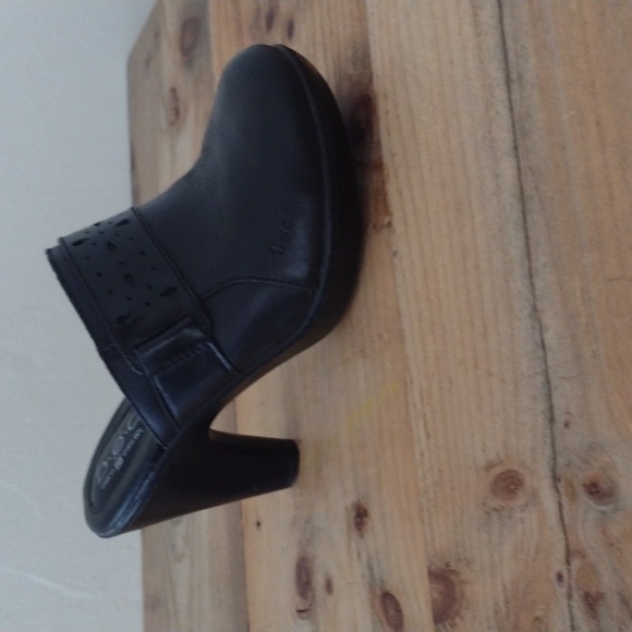 boc Shoes Boc Born Concepts Black Leather Platform Heeled Clogs